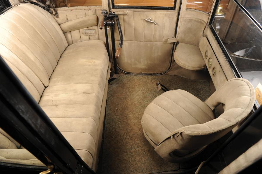  Detroit Electric Model 75 Brougham 1918 года  (фото 3 из 12)